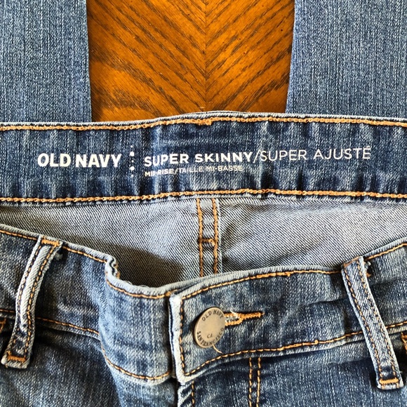Old Navy Super Skinny Jeans - Picture 6 of 7